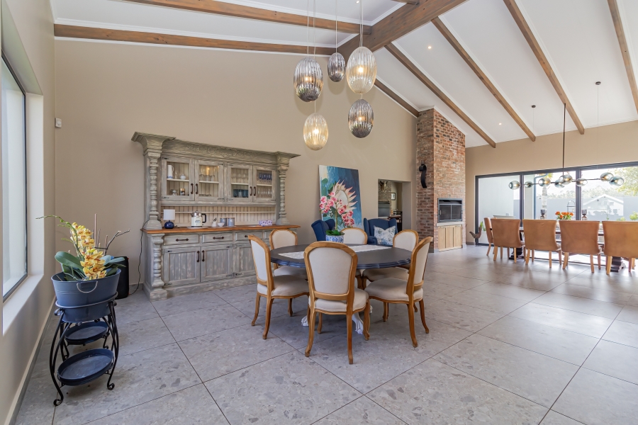6 Bedroom Property for Sale in Heatherlands Western Cape